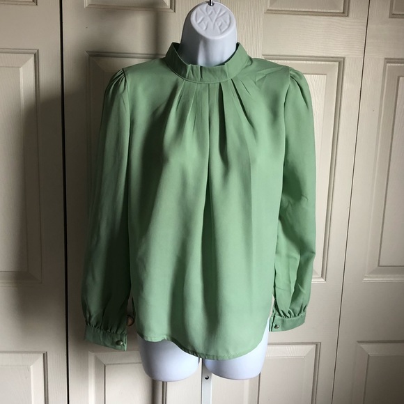 GREEN PLEATED FRONT BLOUSE - Picture 3 of 6